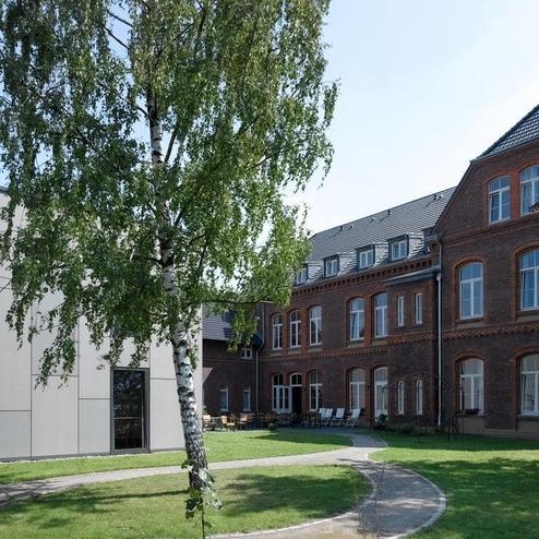 Sozialimmobilie Demenzzentrum in Ratingen mit Garten