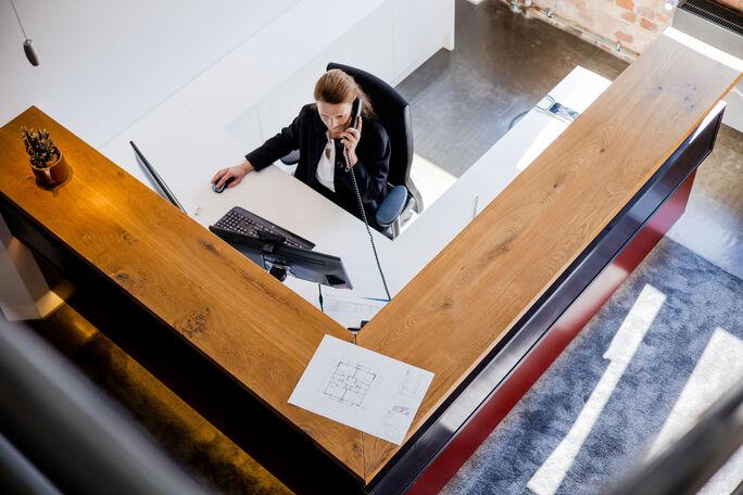 ansprechpartner_empfang_stephanie_kunz_duesseldorf_schmeing_development