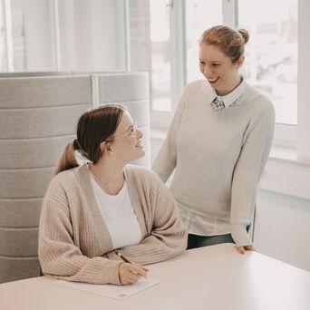 berufserfahrene_mitarbeiterinnen_kaufmaennischen_bereich_schmeing berufserfahrene_mitarbeiterinnen_kaufmaennischen_bereich_schmeing